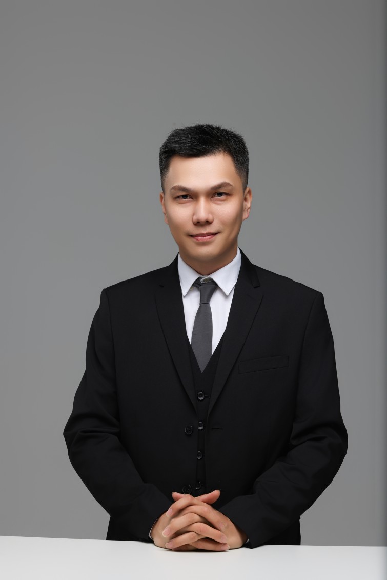 林一青 (Yiqing Lin)